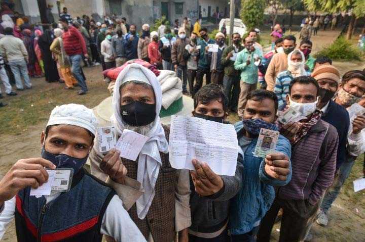 उत्तर प्रदेश के विधानसभा चुनाव में सातवें और अंतिम चरण में 58 फीसदी मतदान